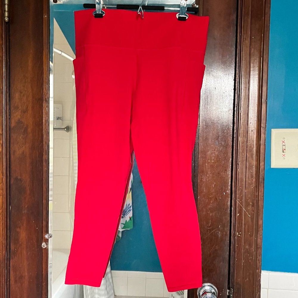 Athleta Salutation Stach Pocket 7/8 Tight
